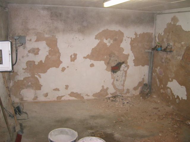 feuchter Keller vor Sanierung