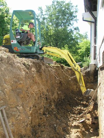 Minibagger Mauerfreilegung