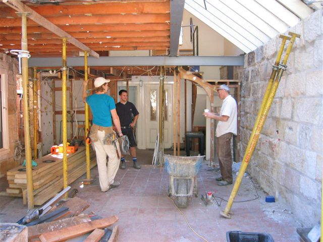 Abstützung Obergeschoss zur Untermauerung mit Sandstein