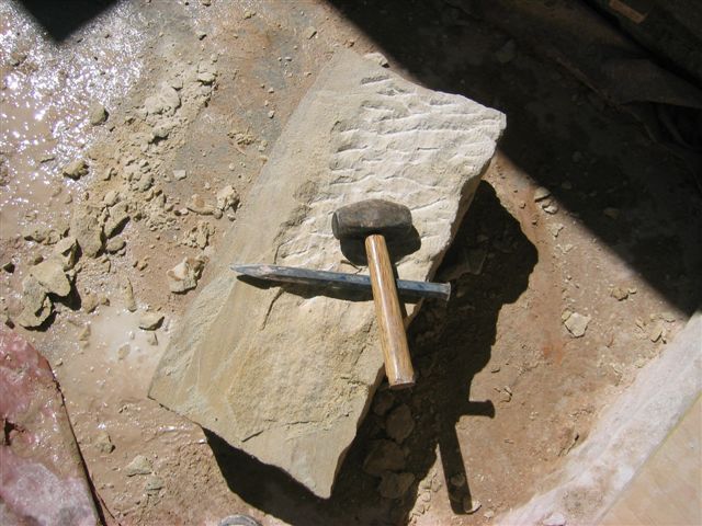 Oberflächenbearbeitung Sandsteinquader